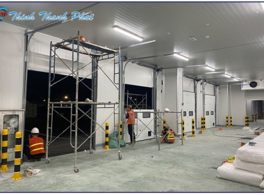 LẮP ĐẶT CỬA CHO NHÀ XƯỞNG