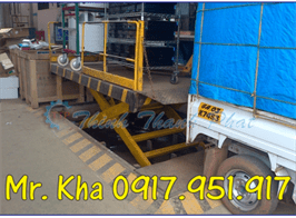 BÀN NÂNG HÀNG LÊN CONTAINER