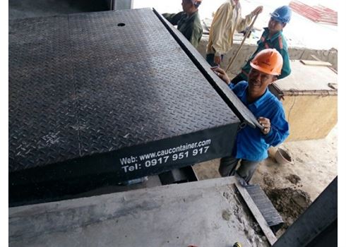 Sàn nâng cơ khí cho xe nâng lên container