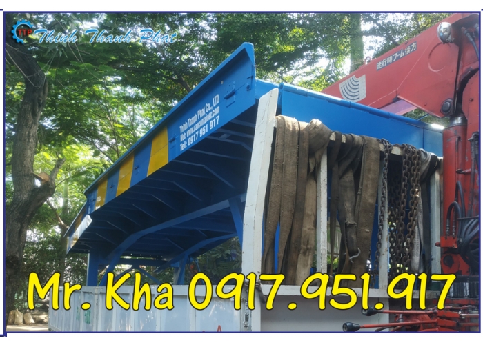 CẦU CHO XE NÂNG RÚT HÀNG TỪ CONTAINER
