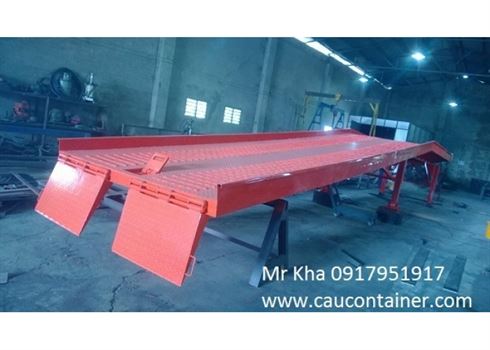 CẦU LÊN CONTAINER