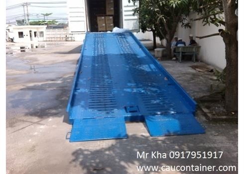CẦU LÊN CONTAINER