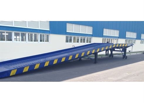 CẦU LÊN CONTAINER