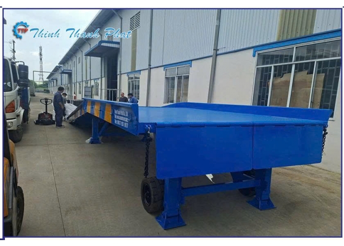 CẦU XE NÂNG 3 KHÚC CHO KHO HẸP