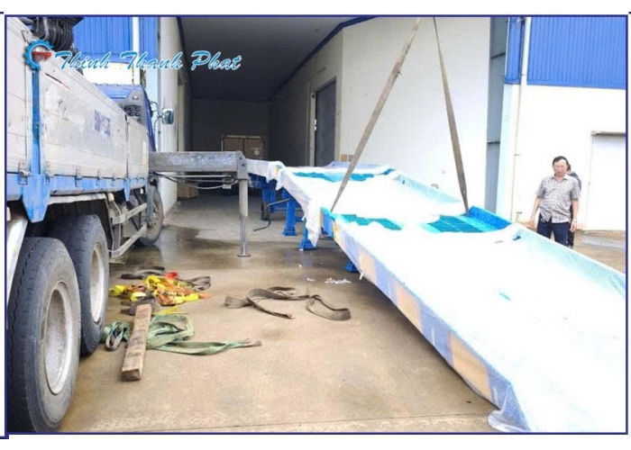 CẦU XE NÂNG 3 KHÚC CHO KHO HẸP