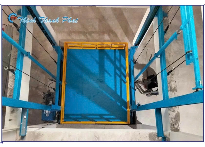 THANG NÂNG HÀNG 2000kg